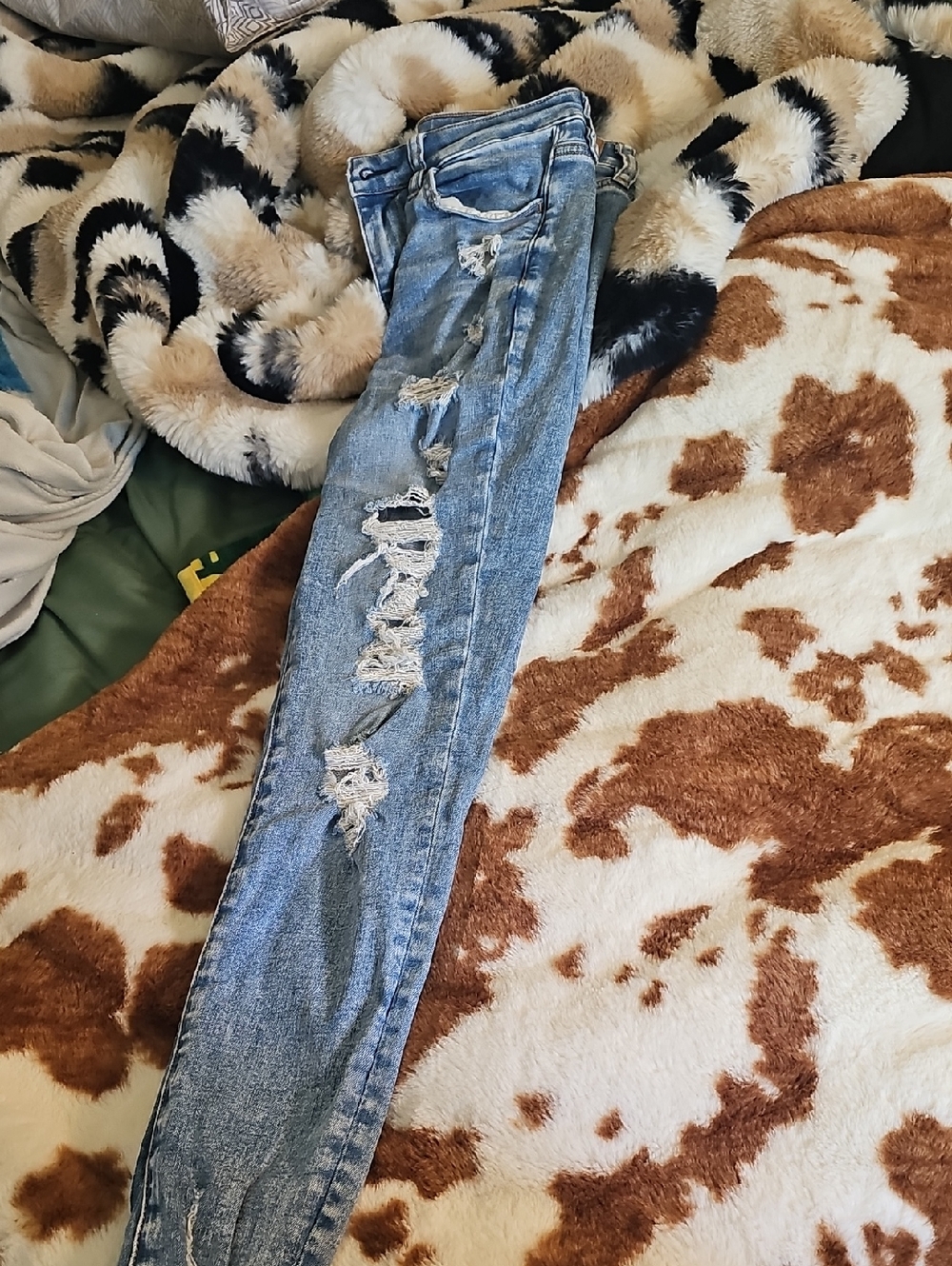 American Eagle Outfitters Light Blue Distressed High-Rise Jeggings Size 4 Short - Picture 3 of 7